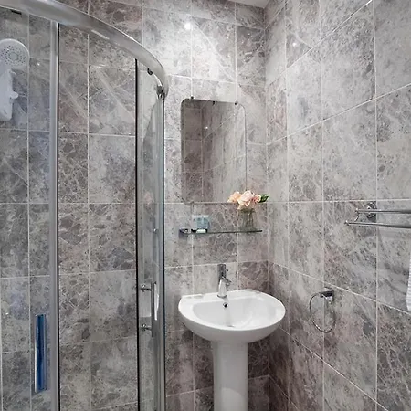 York Riverside Walk Family Suite 1 * York
